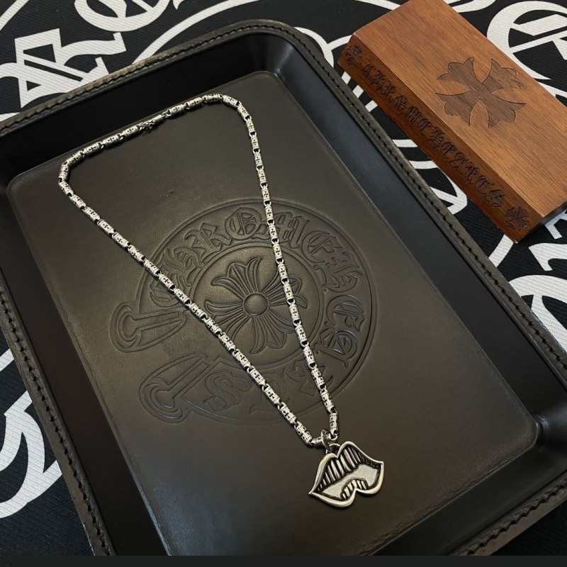Ch**me He**ts necklaces